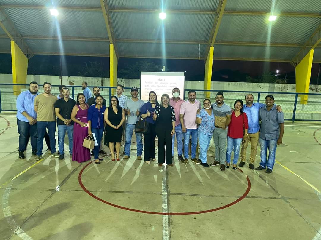 Água Clara - Prefeita Gerolina Alves anuncia reajuste para os servidores municipais