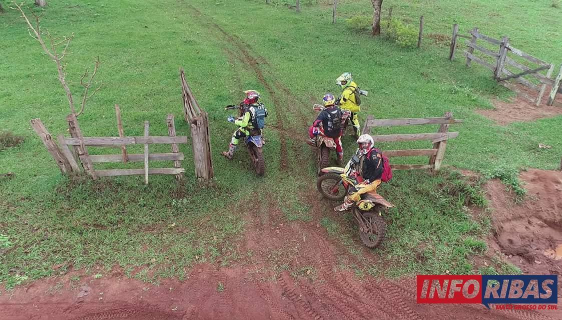 1° Enduro das Areias reúne mais de 60 pilotos do estado em Ribas do Rio Pardo neste domingo (30)