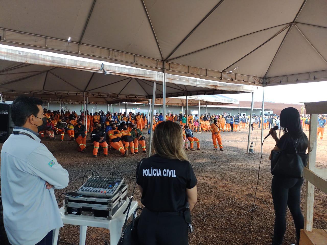 Polícia Civil participa de evento promovido sobre o agosto lilás e o combate à violência contra a mulher em Ribas do Rio Pardo