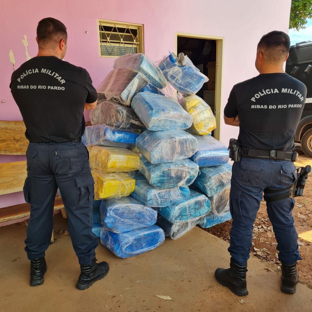 PM de Ribas apreende “Cavalo Doido” com quase mil quilos de maconha