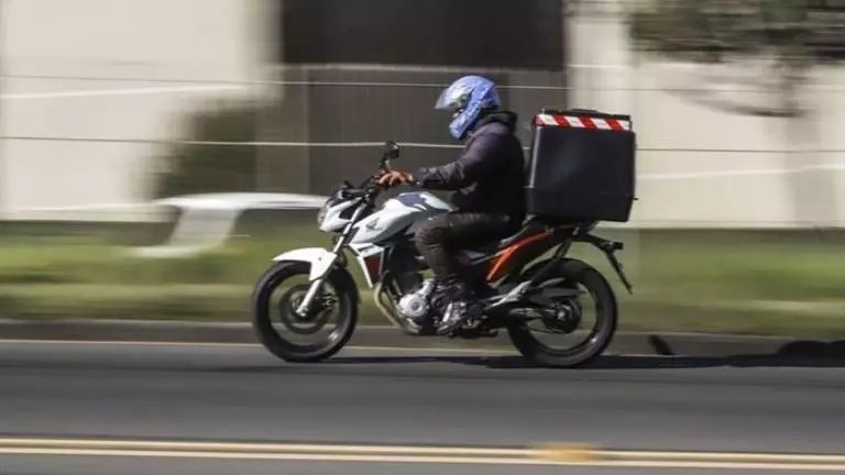 Trabalho por aplicativos cresce 25% em dois anos e atinge 1,7 milhão de pessoas no Brasil