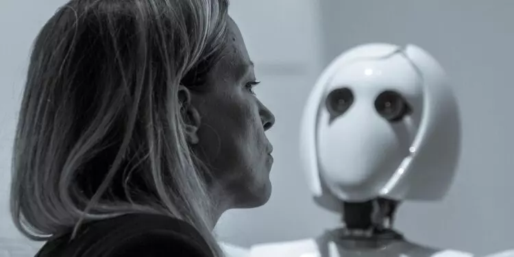 Amazon prepara demissão em massa e robôs vão comandar a empresa