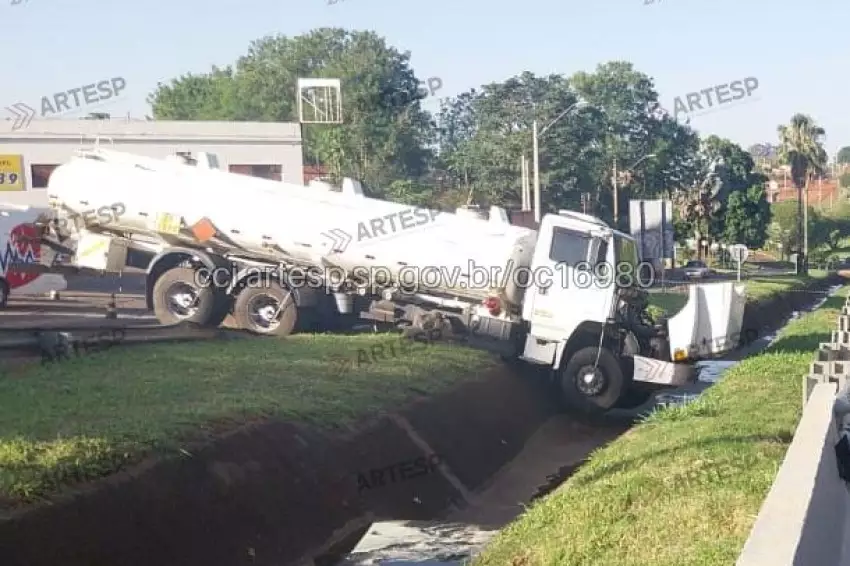 Motorista morre atropelado pelo próprio caminhão na Bauru-Ipaussu
