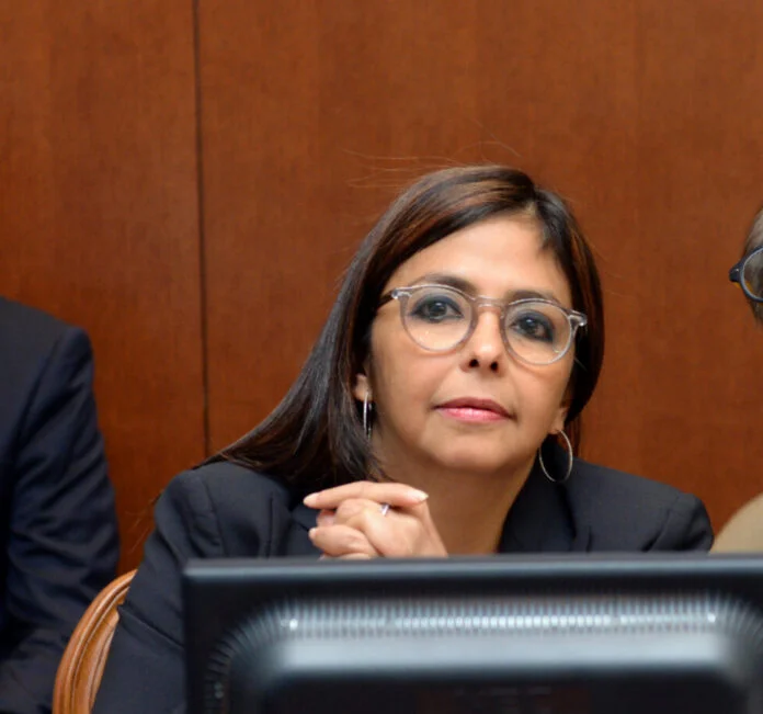 Delcy Rodríguez demite chefe de segurança após captura de Maduro