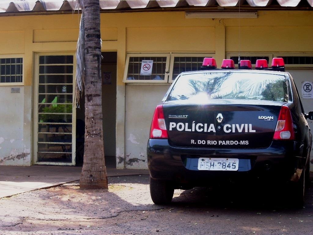 Mulher reage a agressões e mata homem com facadas no braço e pescoço no centro velho