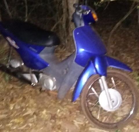 Escondida no mato: Polícia Civil age rápido e recupera moto furtada por menor em Ribas do Rio Pardo
