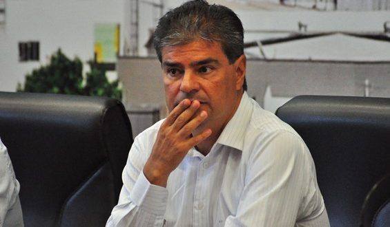 Por que não te calas, Nelsinho?