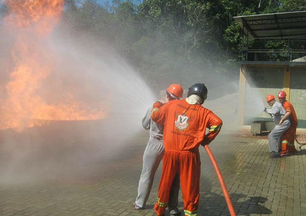 Alunos criam dispositivo para combate à incêndios