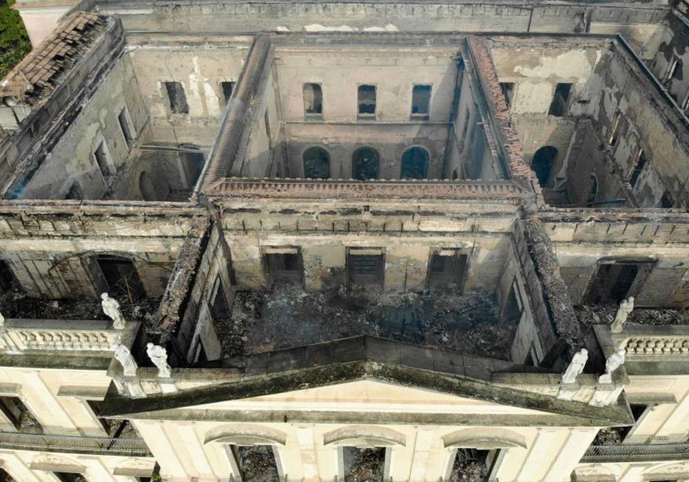 Incêndio no Museu Nacional foi causado por curto circuito em ar condicionado - 20 milhões de peças e artefatos. Um trágico evento que nos faz refletir sobre a importância de um sistema de detecção e alarme a incêndios