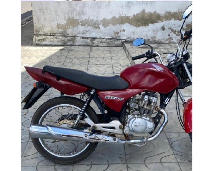 Policia recupera Moto roubada em Exu