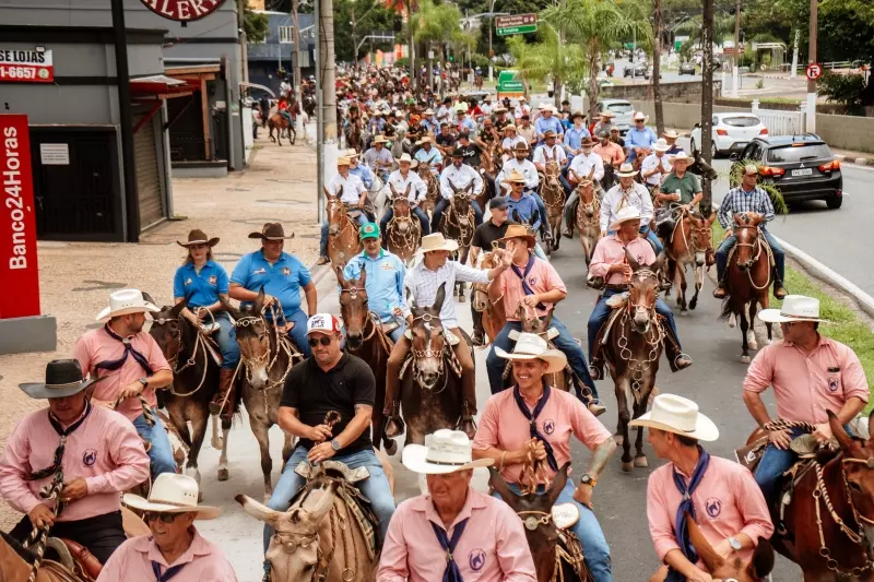 Desfile de Muladeiros, Cavaleiros e Charreteiros neste domingo (11)