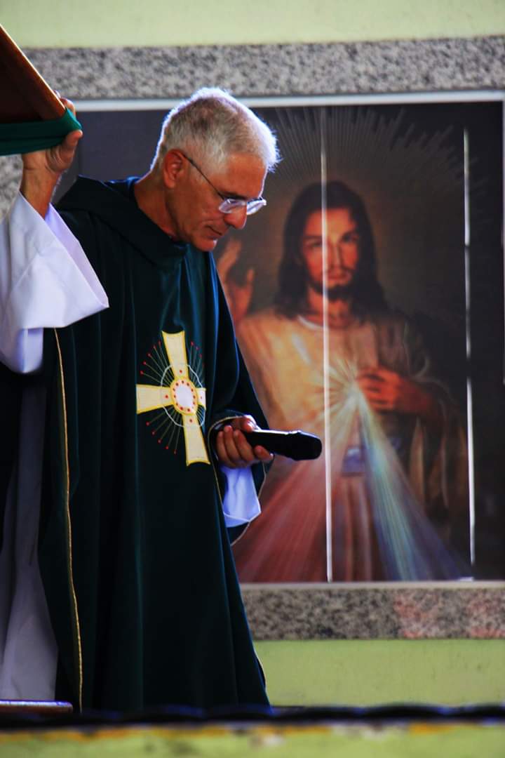 PADRE DÉ SOFRE AVC TRANSITÓRIO, MAS SE RECUPERA BEM.