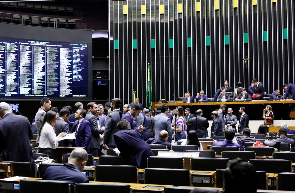 Câmara aprova em 1º turno PEC que aumenta repasses para municípios