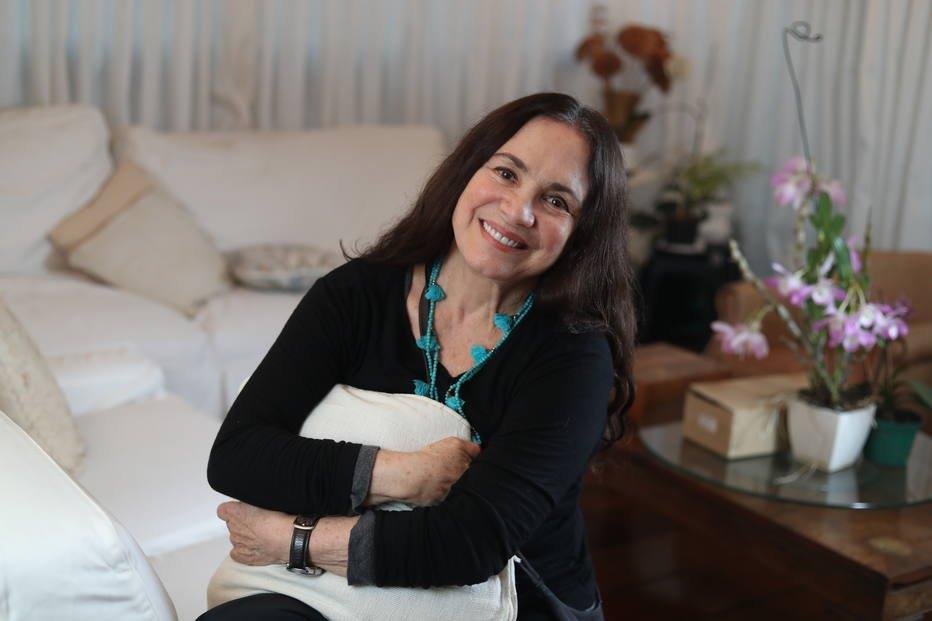 Bolsonaro convida Regina Duarte para assumir a Cultura