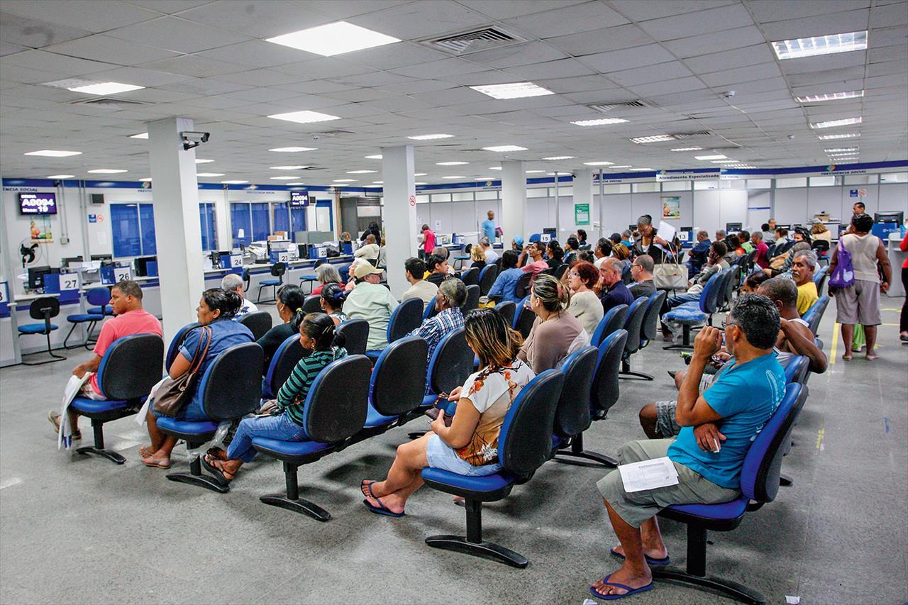 Projeto de Lei obriga INSS a pagar dano moral quando atrasar pagamento de benefício