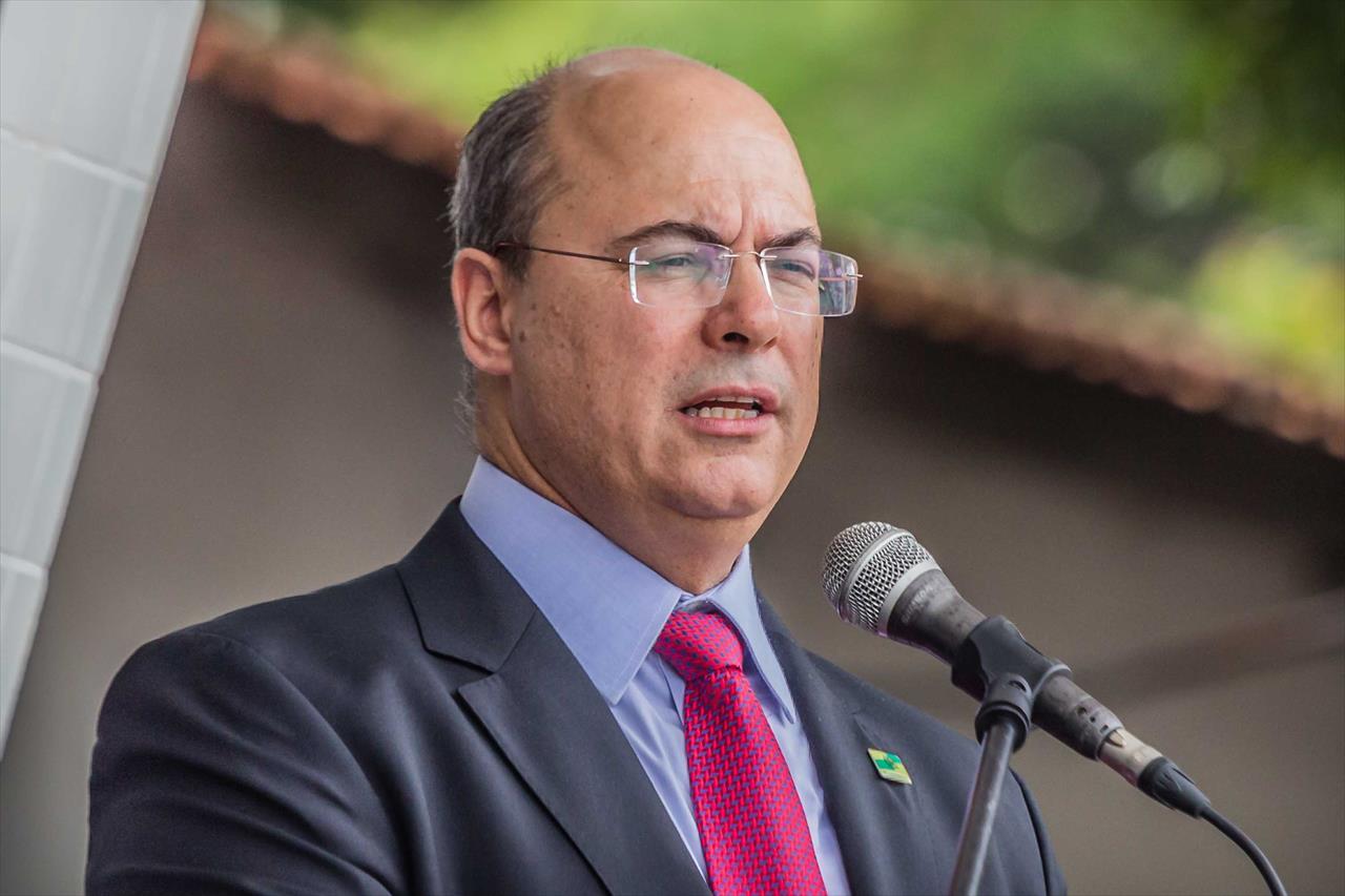 Deputados do PSL pedem impeachment do governador do Rio