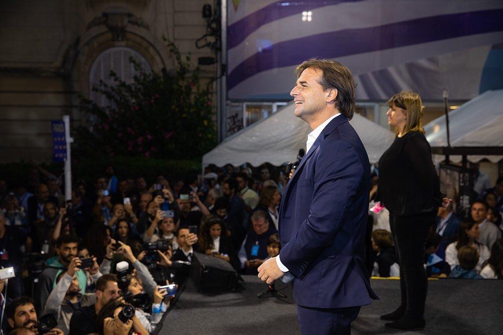 Novo presidente do Uruguai toma posse neste domingo