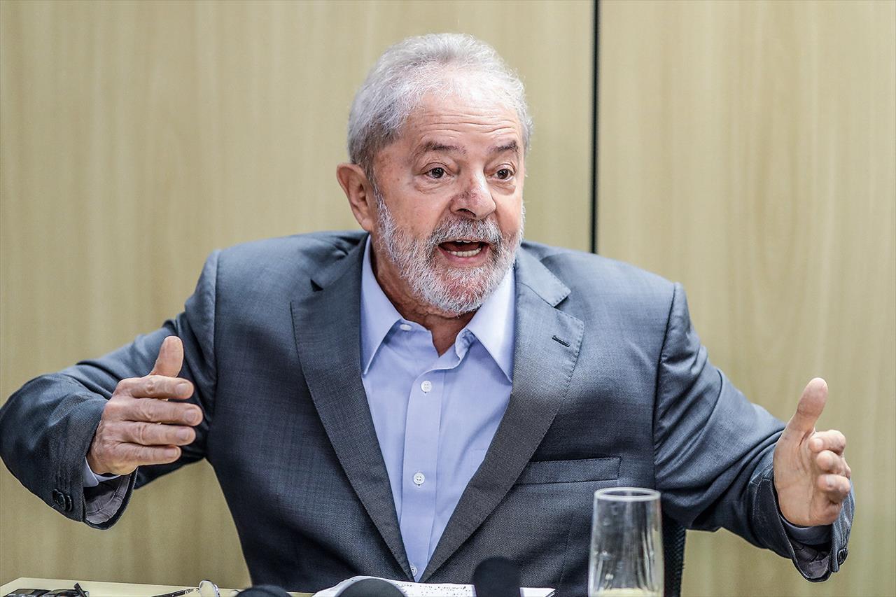Bancada do PT reage e pede saída de Bolsonaro