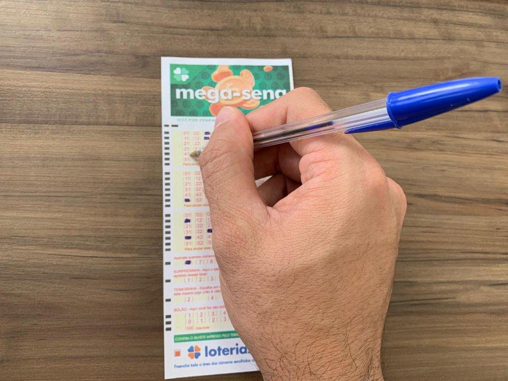 Mega-Sena sorteia prêmio de R$ 100 milhões nesse sábado