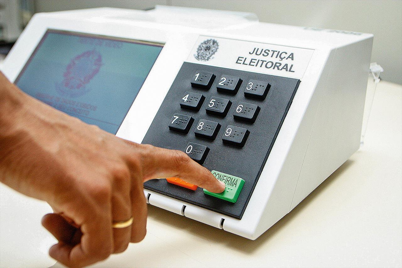 Eleição municipal pode ser dividida em 2 dias ou com horário de votação estendido para 12 horas