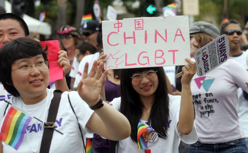 Homossexuais chineses se casam de forma online