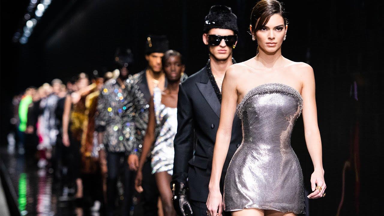 Versace apresentará coleção primavera-verão 2021 de forma virtual no próximo dia 25 de setembro