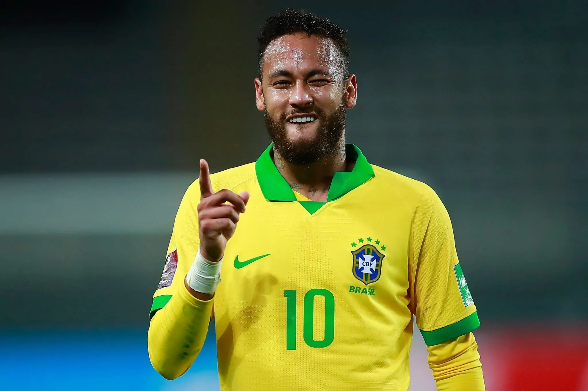 Neymar ultrapassa Ronaldo Fenômeno em número de gols em jogos oficiais na carreira após vitória contra o Japão