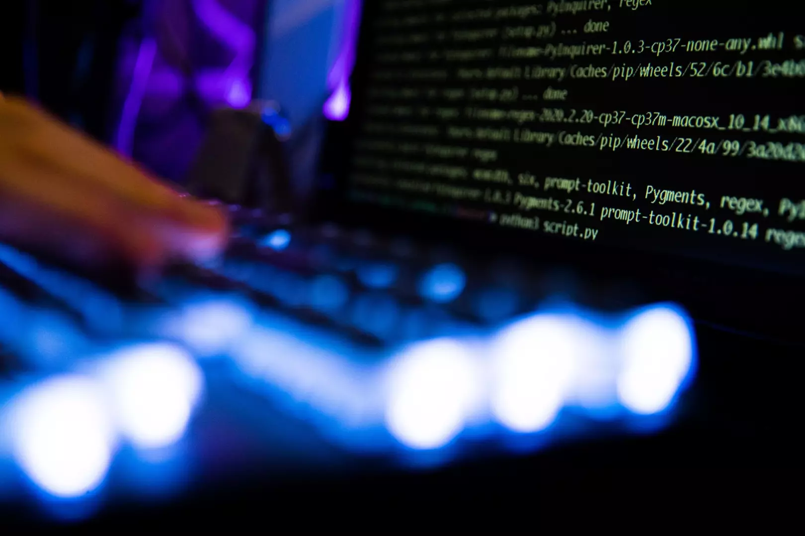 Perigo cibernético: novo malware é capaz de sequestrar perfis do Facebook Business; (Saiba mais)