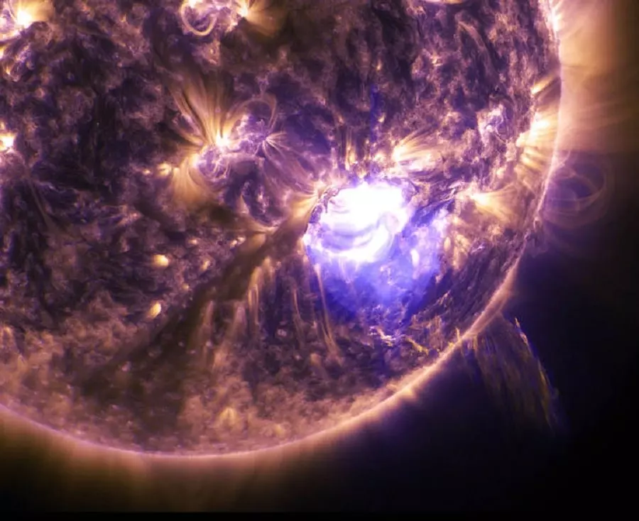 Explosões em buraco no Sol podem provocar tempestade geomagnética na Terra nesta quinta-feira (18)