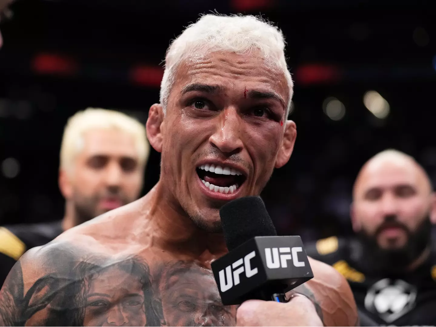 Brasileiro Charles do Bronx promete nocautear Islam Makhachev, e já mira luta contra Conor McGregor