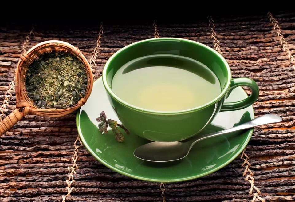 Chá milenar: bebida antioxidante ajuda a secar a barriga e rejuvenescer