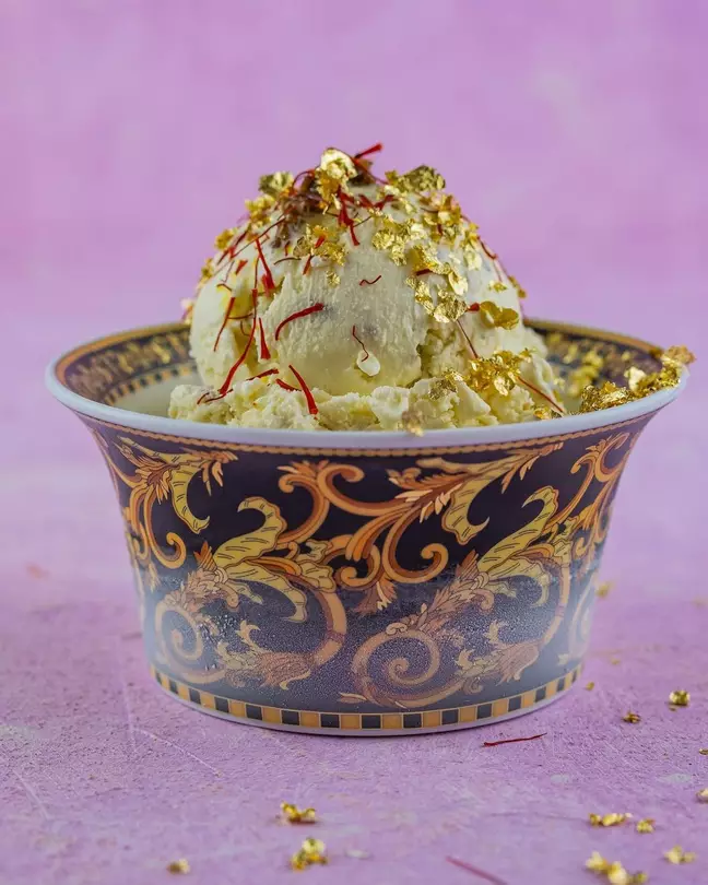 Sorvete de ouro: sobremesa custa R$ 4,3 mil e é vendida em Dubai