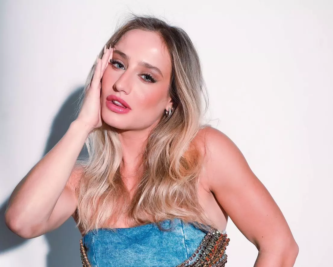 Bruna Griphao se lança como cantora com single “Bandida”