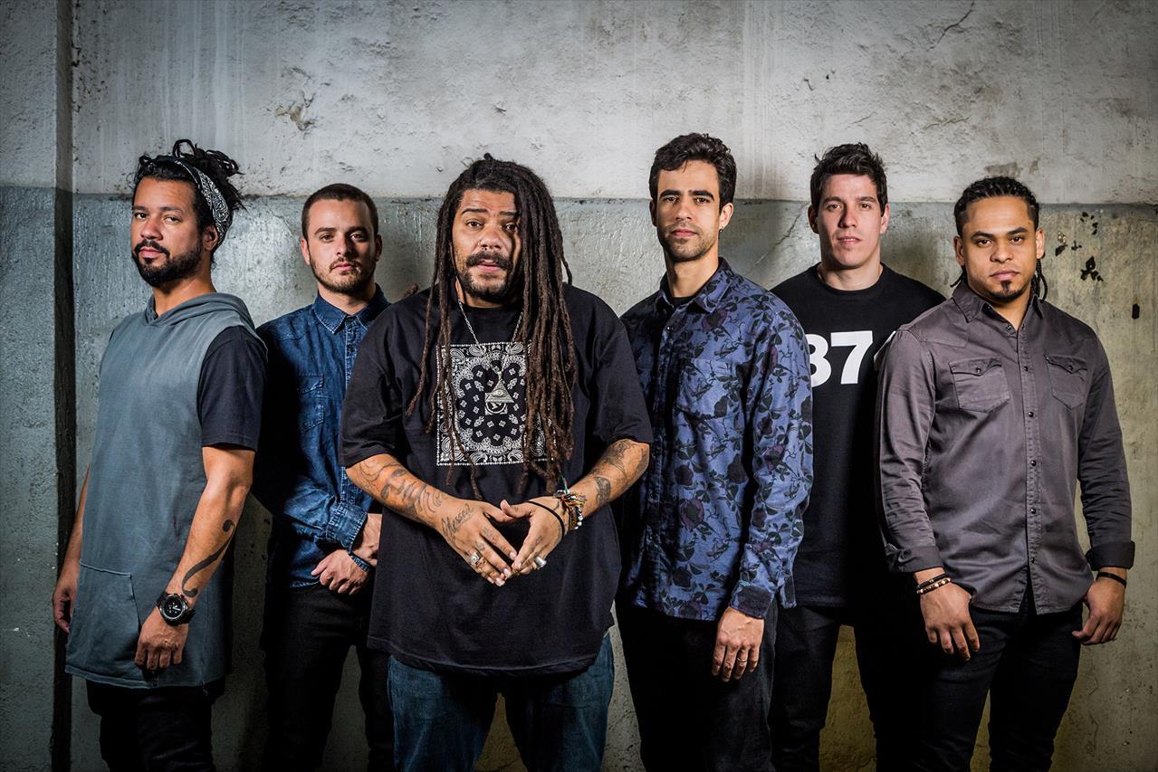 Onze 20: Com um som autêntico, a banda é sucesso em todo país com seu estilo 'Roots Rock Reggae'
