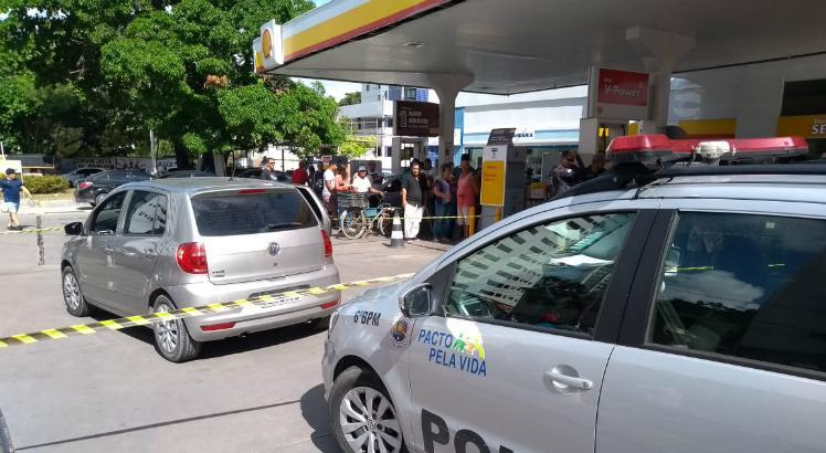 Homem se esconde em carro e mata patrão da ex-esposa em Piedade