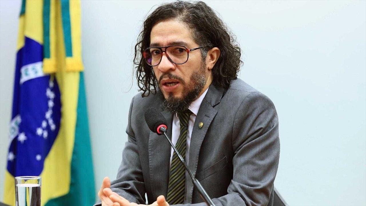 Jean Wyllys relata novas ameaças e pede providências imediatas a Moro