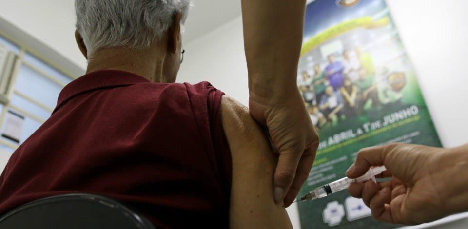 Brasil aprova registro de mais uma vacina contra meningite B
