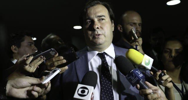 Rodrigo Maia é reeleito presidente da Câmara com 334 votos