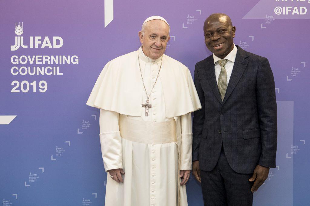 Líderes mundiais devem colocar tecnologia ‘a serviço dos pobres’, defende papa Francisco