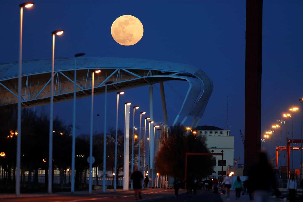 'Superlua' apareceu pela 2ª vez em 2019; veja fotos
