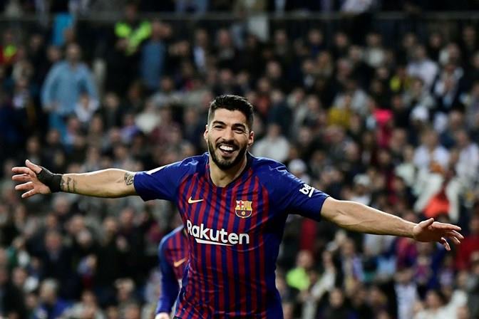 Com Suárez inspirado, Barcelona bate o Real Madrid e vai à final