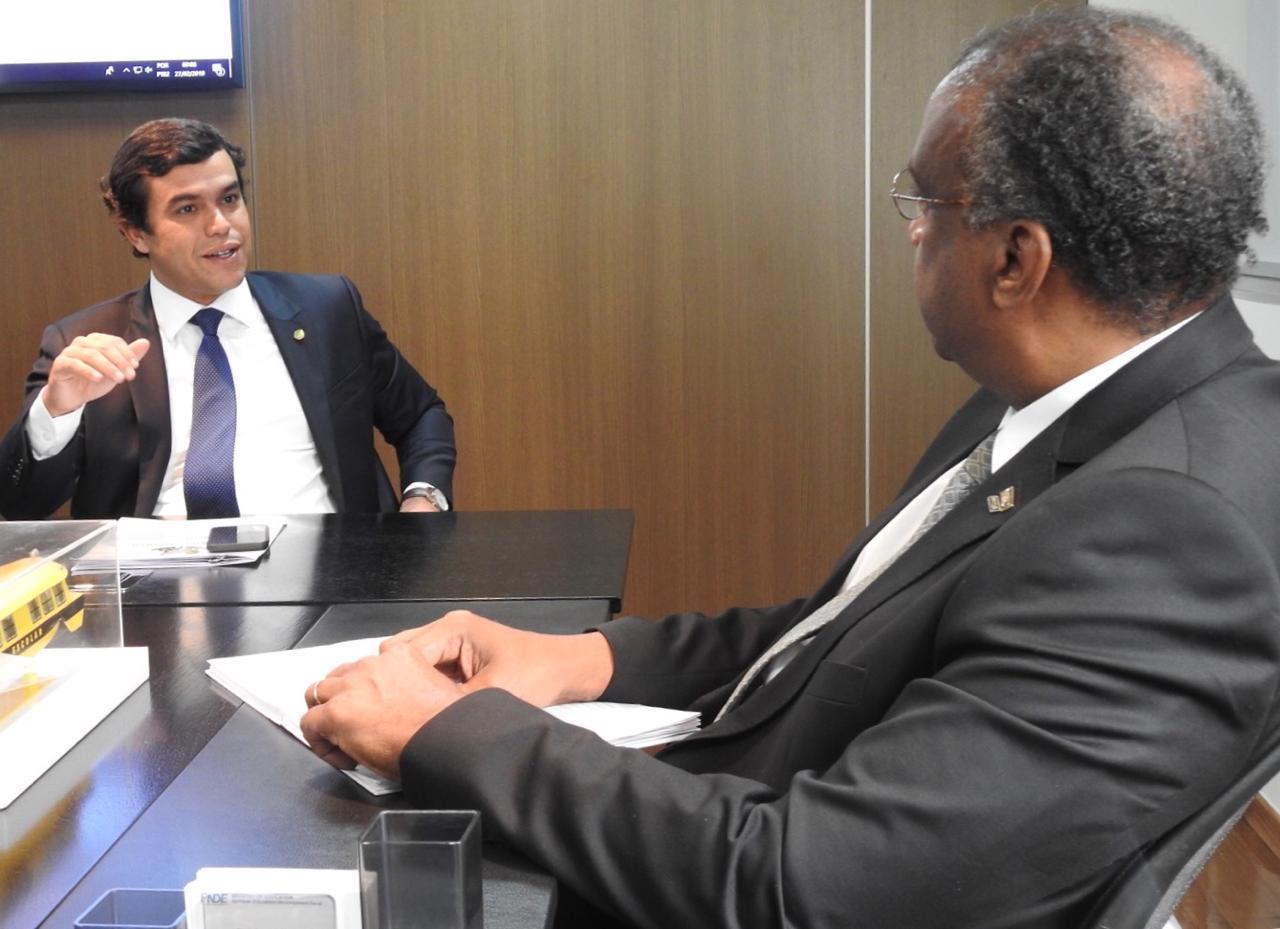 Beto Pereira organiza mutirão do MEC para resolver pendências dos municípios de MS