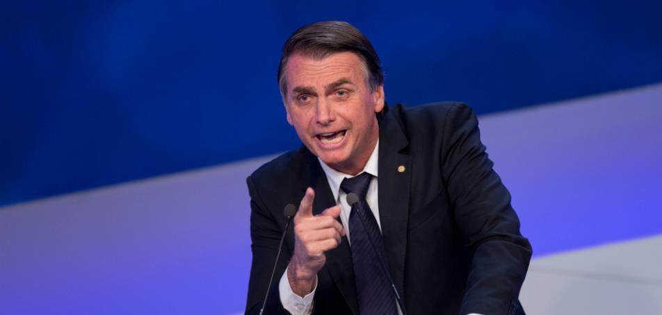 Bolsonaro proíbe celulares em reuniões, segundo jornal