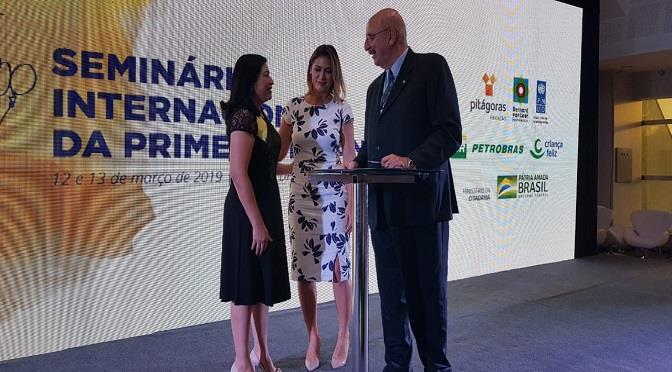 Secretária de Mato Grosso do Sul debate primeira infância em seminário internacional