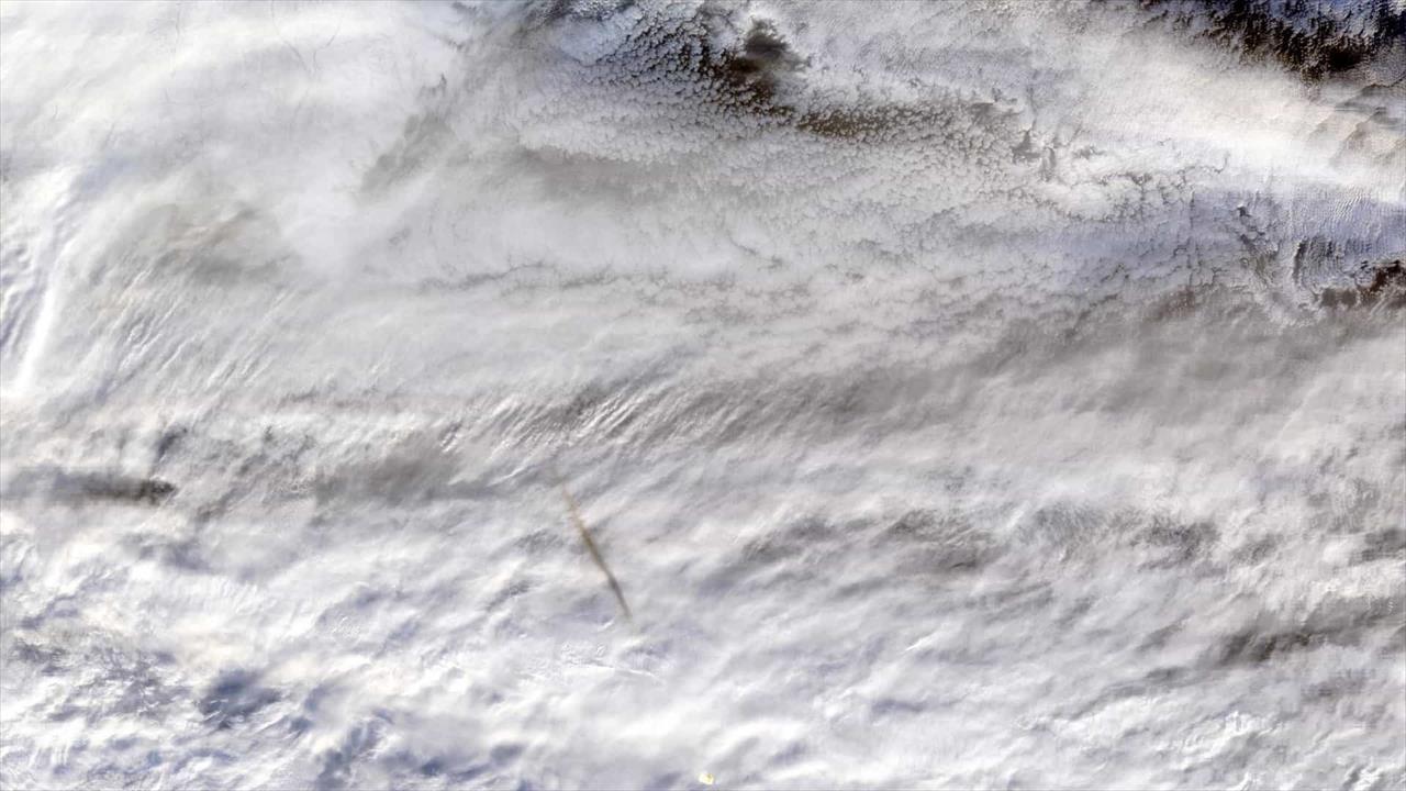 Nasa divulga imagens de meteorito que explodiu na atmosfera da Terra no extremo norte do oceano Pacífico