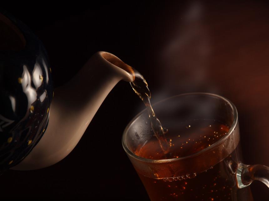 Ingerir bebidas muito quentes 'aumenta risco de câncer em 90%'