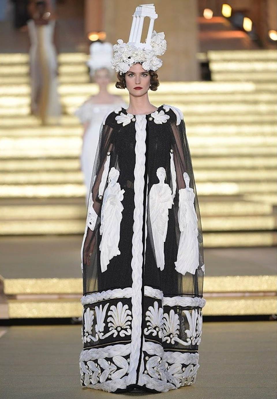 Dolce & Gabbana exibe coleção de alta moda inspirada na Grécia Antiga e de seres mitológicos