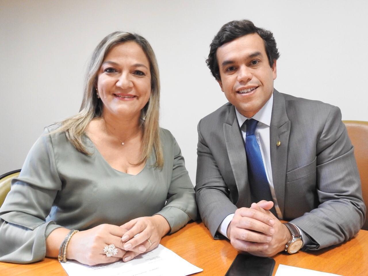 Vereadora Anny Espínola, de Ponta Porã, é recebida por Deputados Federais em Brasília