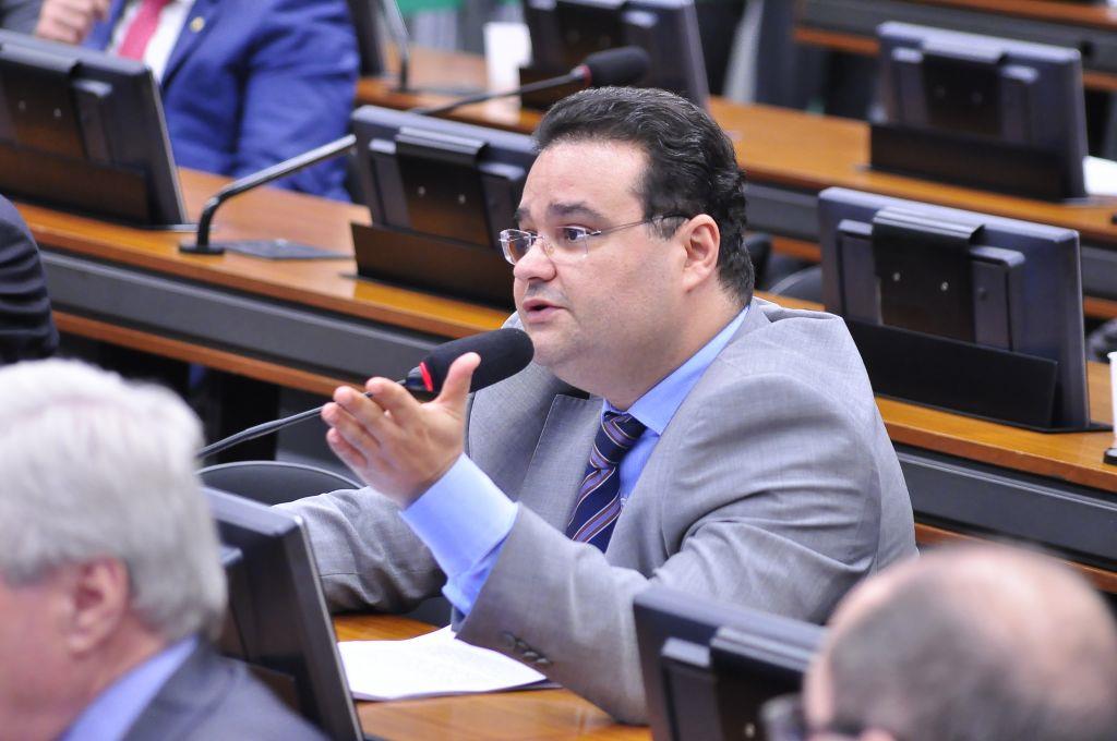 Relatório do deputado federal Fábio Trad é aprovado por unanimidade em projeto contra a depressão