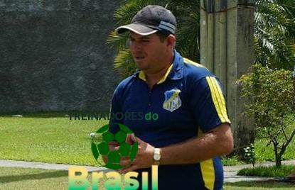 EDELSON OLIVEIRA: O treinador está de volta ao mercado.
